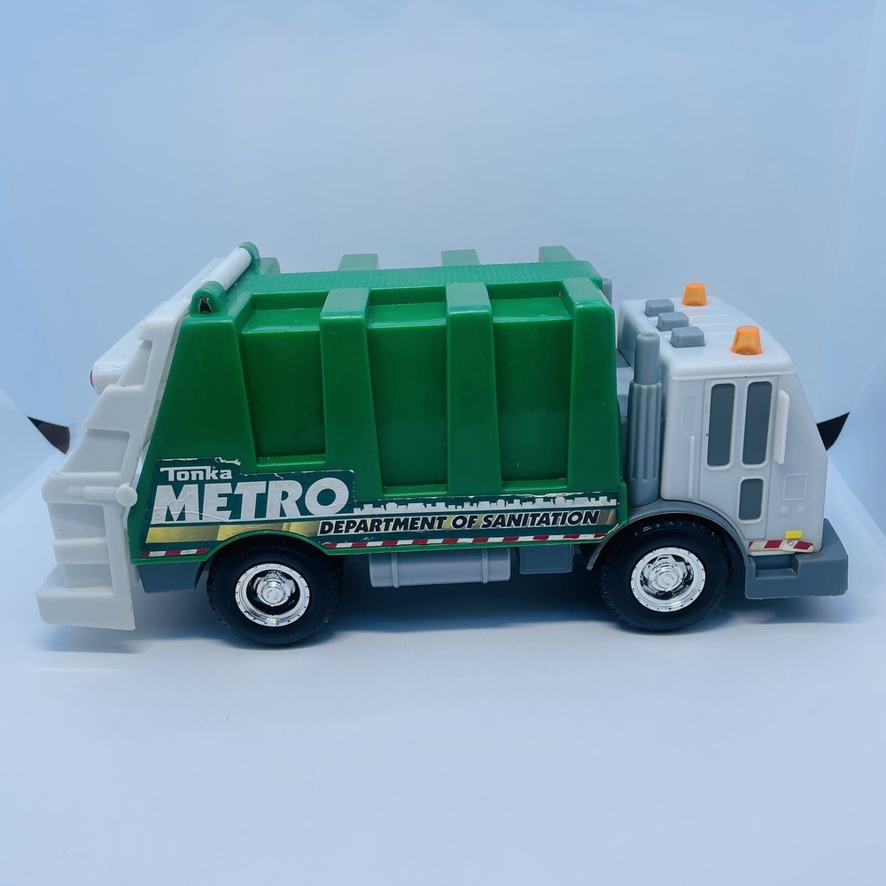 COLLECTIBLE 2013 HASBRO‎ TONKA METRO DEPT OF SANITATION GARBAGE TRUCK #06590